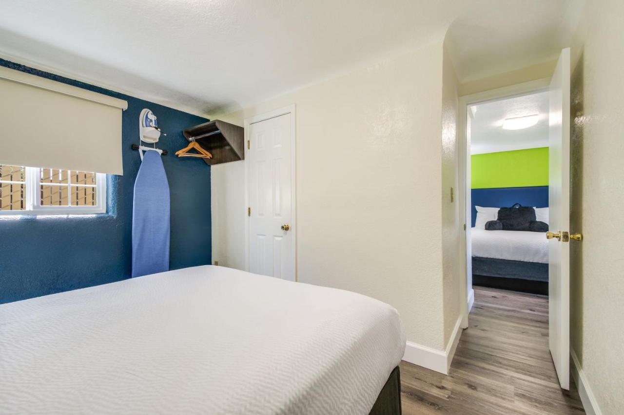 Signature Inn Eugene Buitenkant foto